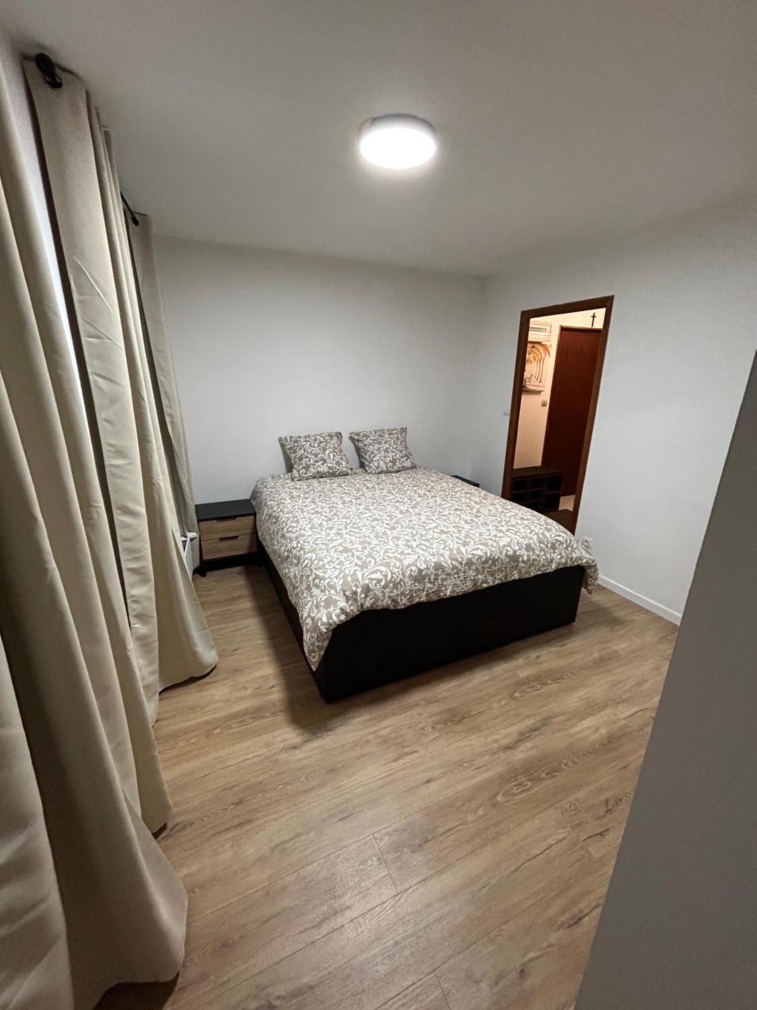 Appartement Hyper Centre Diamerisma Charleville-Mezieres Bagian luar foto